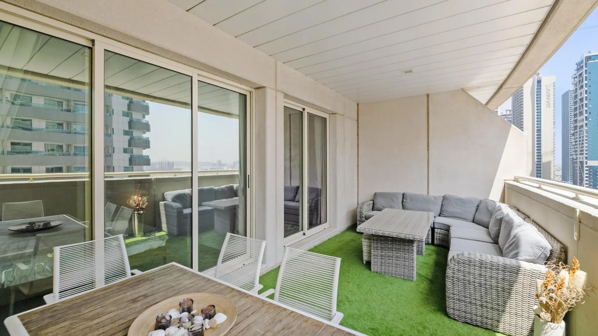 Appartamento Vayk - Vibrant 1Br In The Marina Dubai